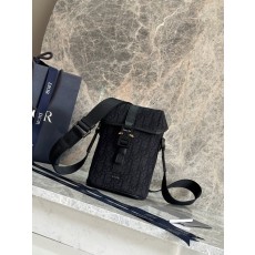 디올 남성용 버티컬 플랩 메신저백 001-235111