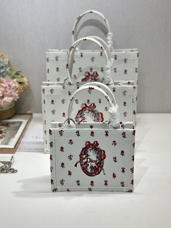 디올 클래식 레드 미러 쇼핑백 숄더스트랩 포함 001-235252