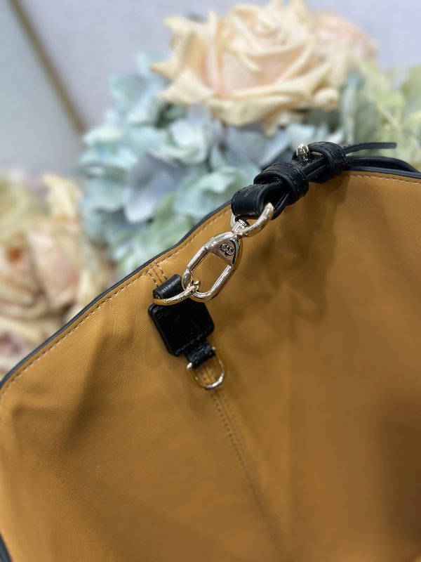 디올 트주르 블랙 오스트리치 빅 사이즈 핸드백 001-235303