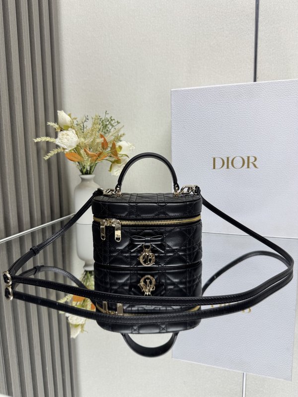 디올 30 몽테뉴 미니 바니티 리본 핸드백 001-235357