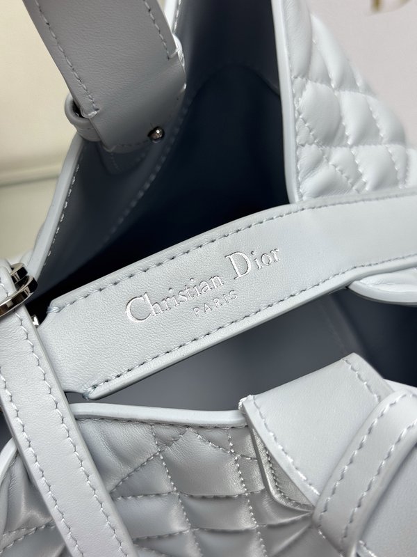 디올 Dior Toujours 화이트 핸드백 001-235373