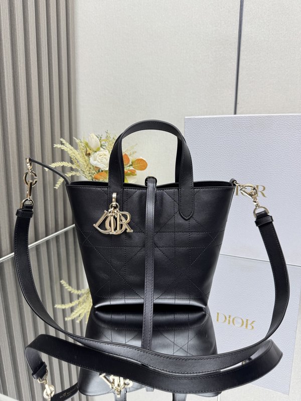 디올 블랙 세로형 핸드백 숄더백 001-235447