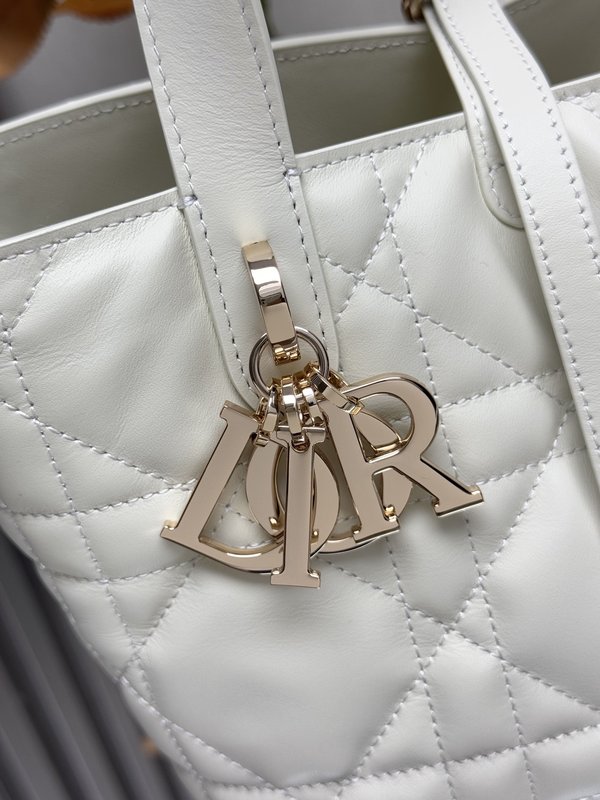 디올 세로형 스몰 핸드백 브라운 가죽 001-235457