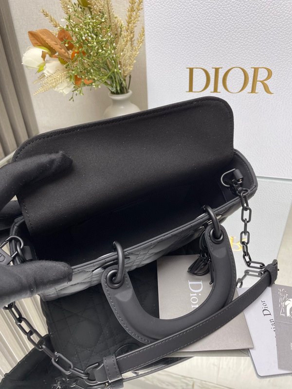 디올 미니 레이디 D-조이 매트 블랙 핸드백 001-235483