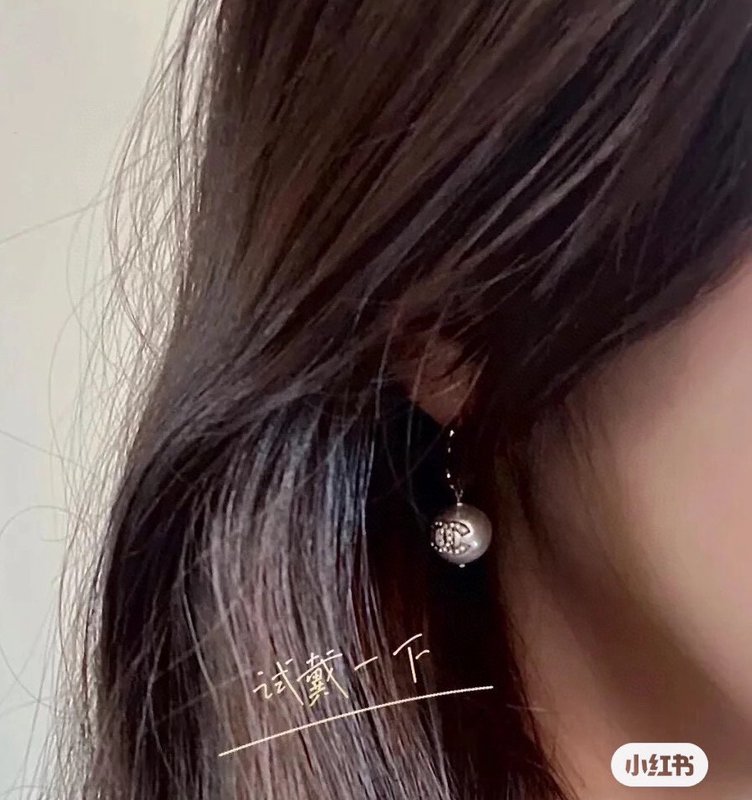 샤넬 스타일 진주 큐빅 스터드 귀걸이 001-235548