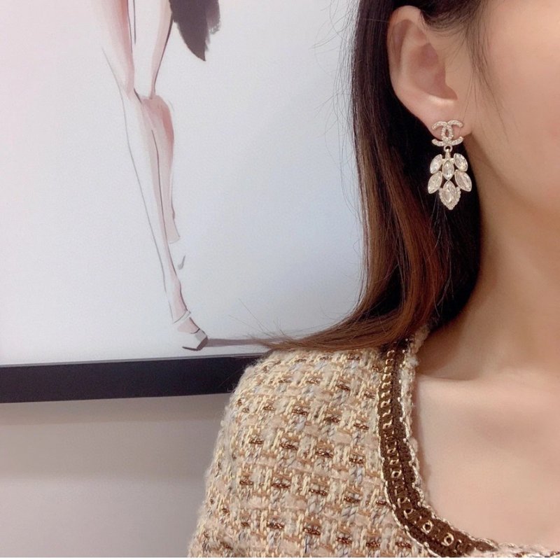 샤넬 빈티지 크리스탈 이삭 알파벳 귀걸이 001-235554