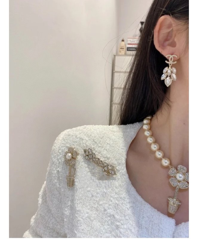 샤넬 빈티지 크리스탈 이삭 알파벳 귀걸이 001-235554