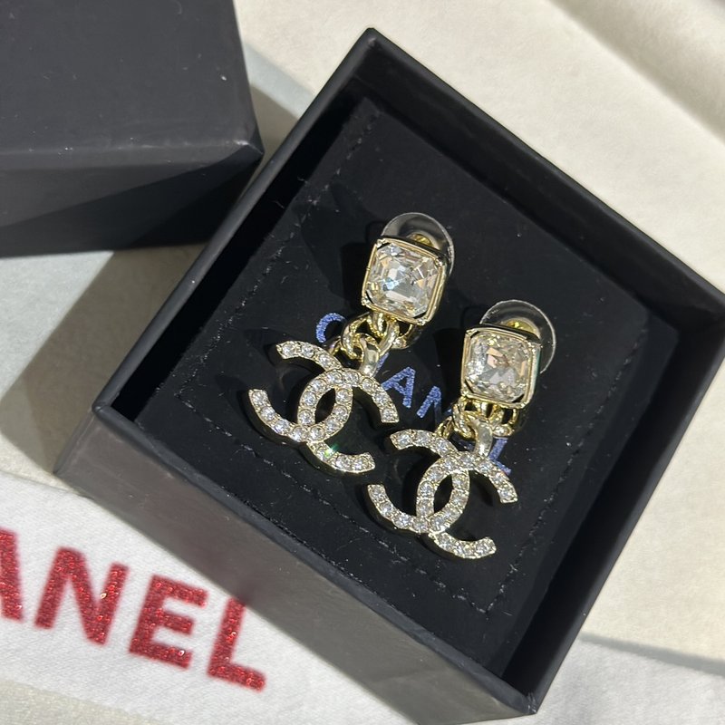 샤넬 스타일 더블 C 스퀘어 크리스탈 이어링 001-235564
