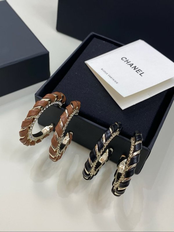 샤넬 메탈 원형 엮이 귀걸이 001-235585