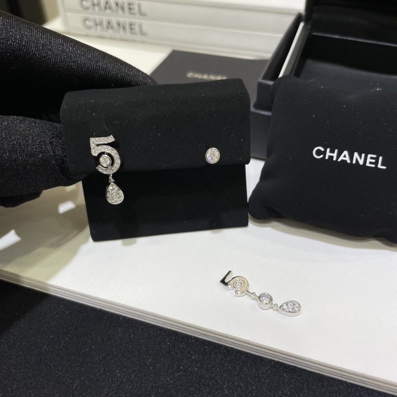 샤넬 넘버 5 시리즈 물방울 귀걸이 001-235587