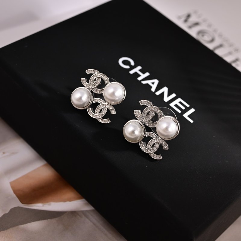 샤넬 스타일 더블 C 로고 진주 크리스털 이어링 001-235606