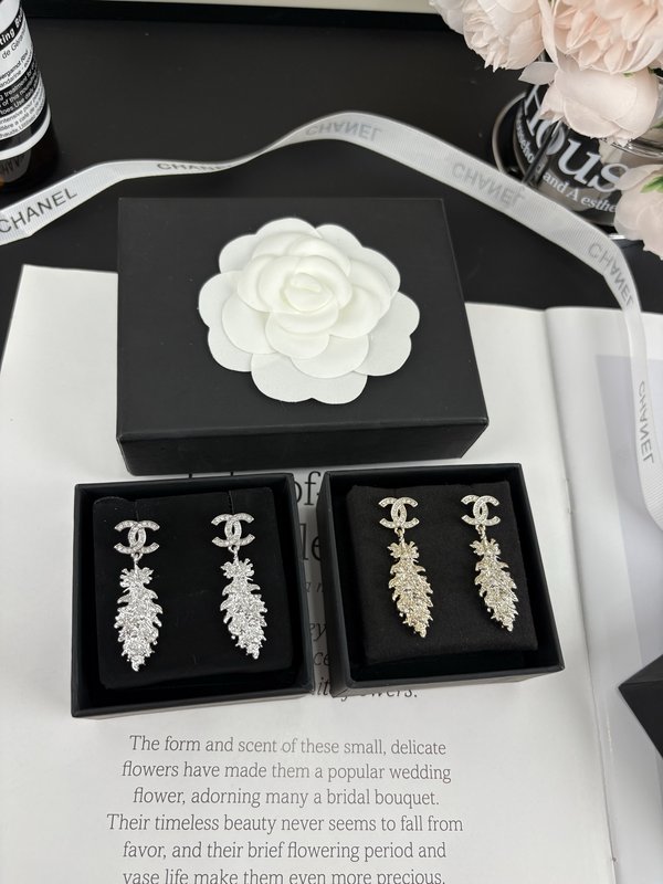 샤넬풍 밀이삭 골드 깃털 롱 이어링 001-235625