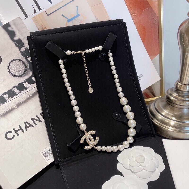 샤넬 진주 더블 C 숏 목걸이 001-235651