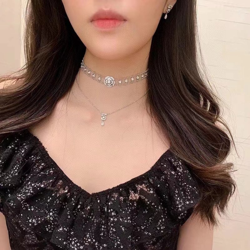 샤넬 스타일 카멜리아 실버 목걸이 001-235667