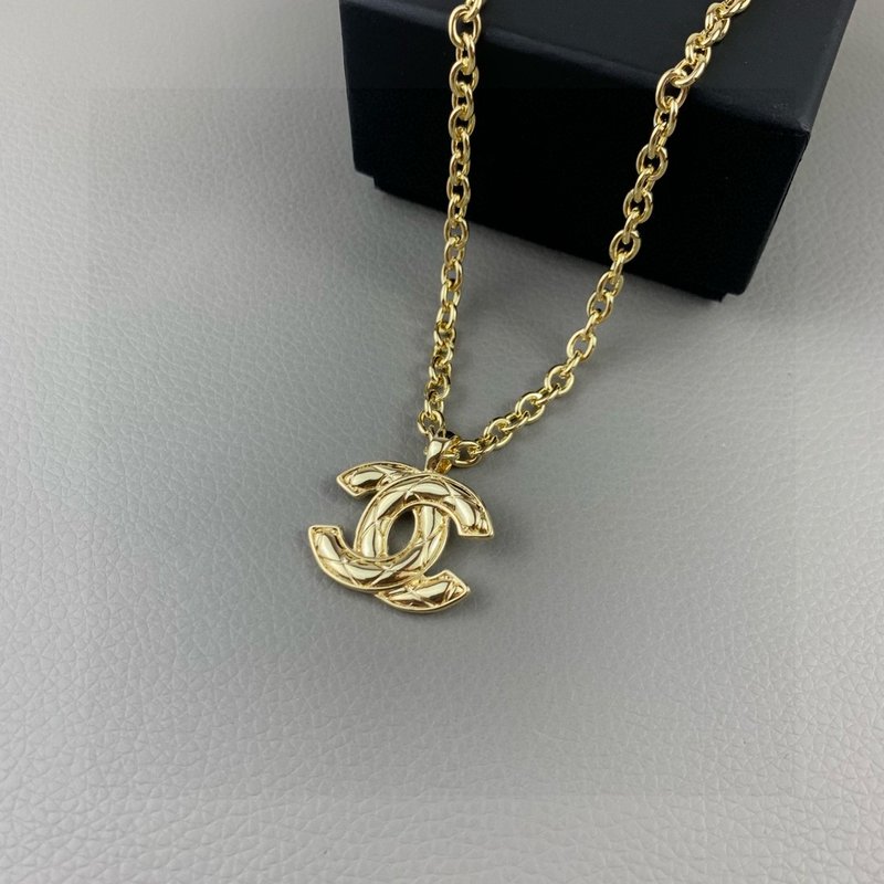 샤넬 빈티지 더블 C 로고 목걸이 001-235670