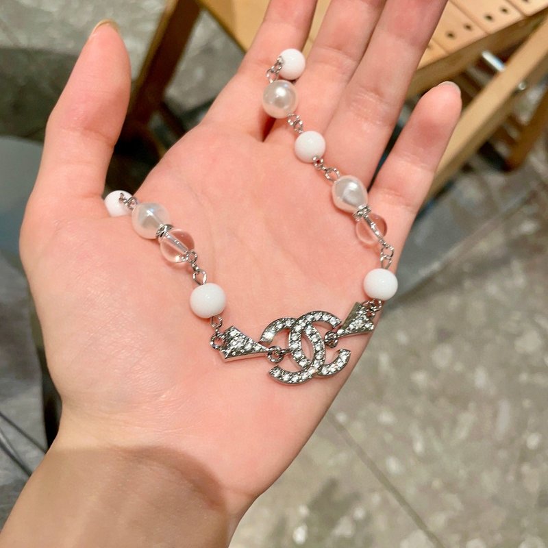 샤넬 빈티지 알파벳 목걸이 001-235671