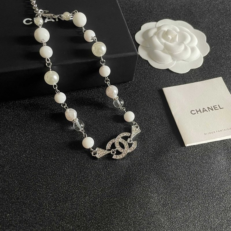 샤넬 빈티지 알파벳 목걸이 001-235671