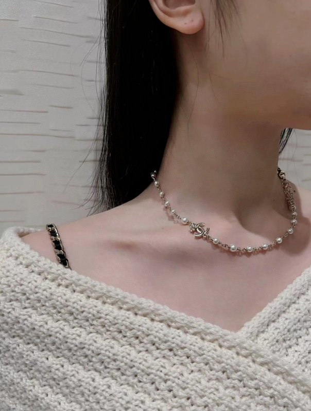 샤넬 스타일 카멜리아 더블 C 진주 초커 001-235679