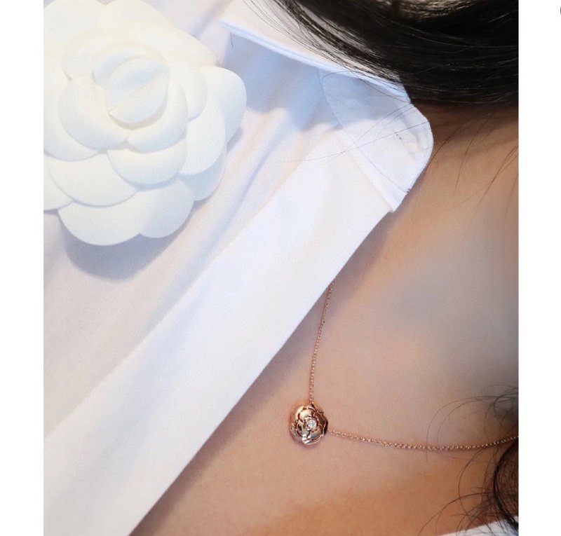 샤넬 스타일 카멜리아 실버 목걸이 001-235680