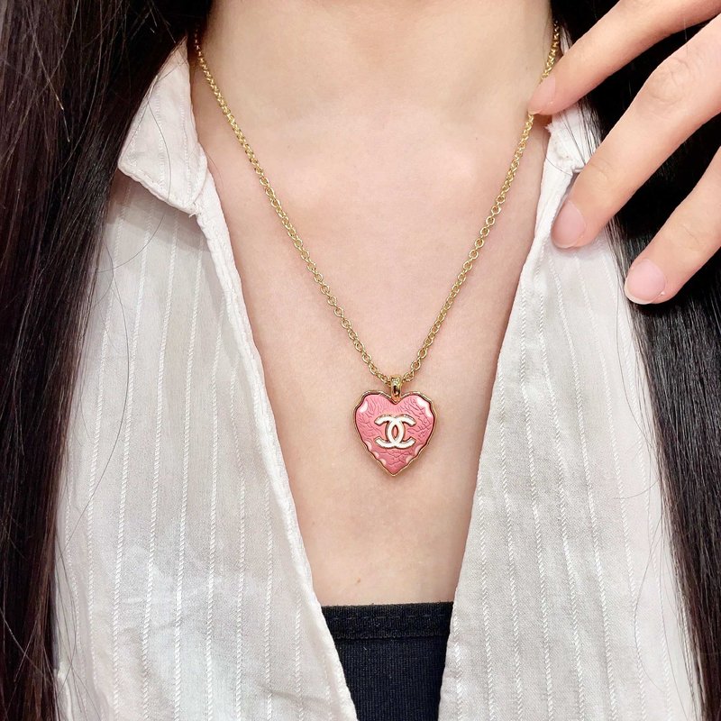 샤넬 빈티지 레터 하트 목걸이 001-235709