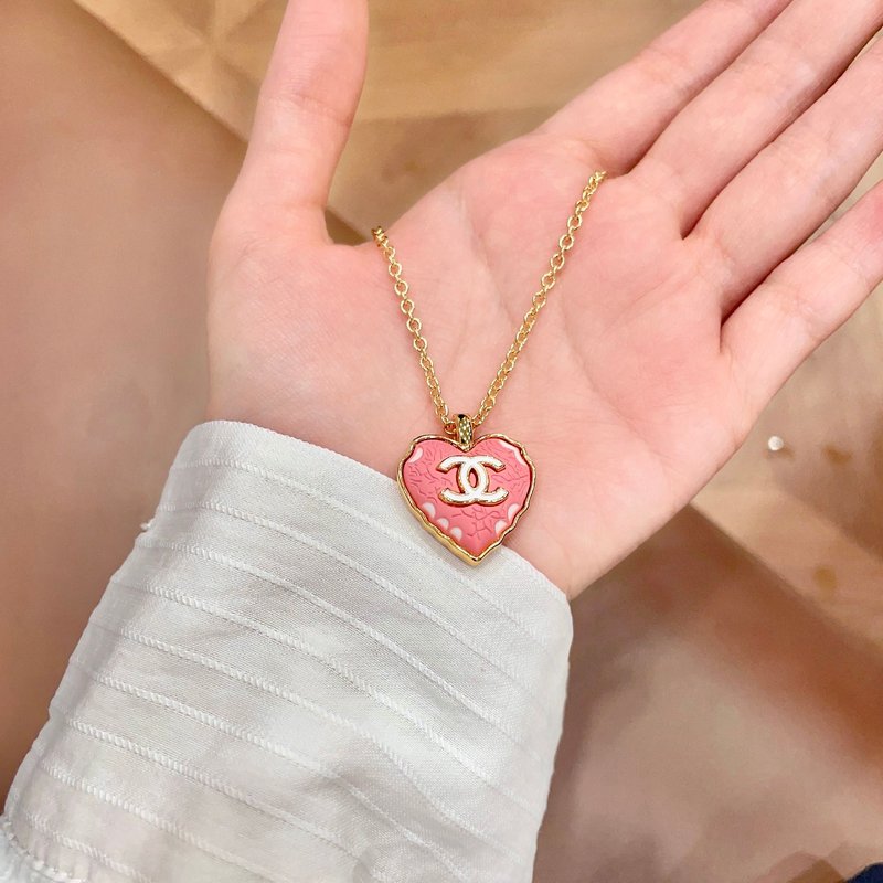 샤넬 빈티지 레터 하트 목걸이 001-235709