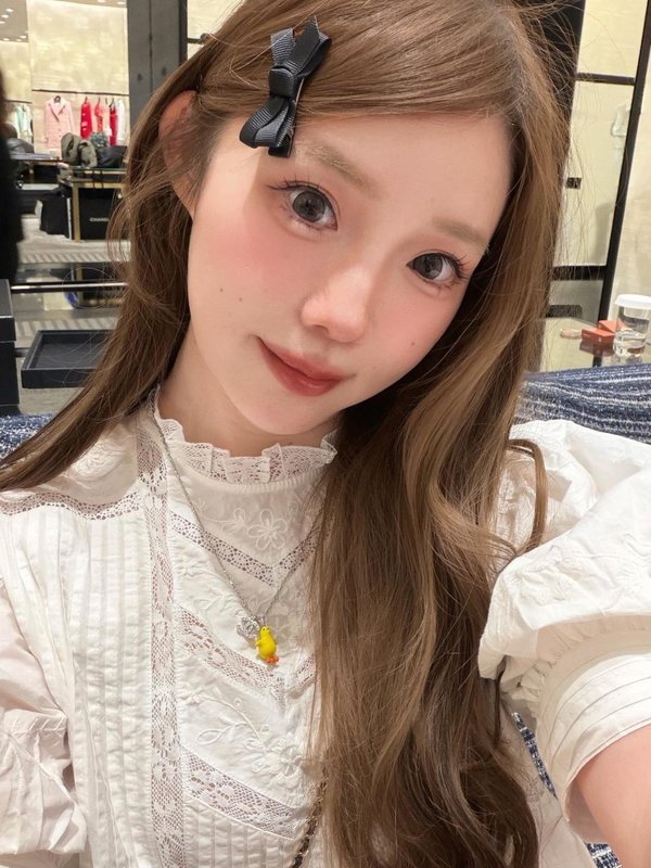 샤넬 풀 다이아몬드 더블 C 노란 병아리 목걸이 001-235710