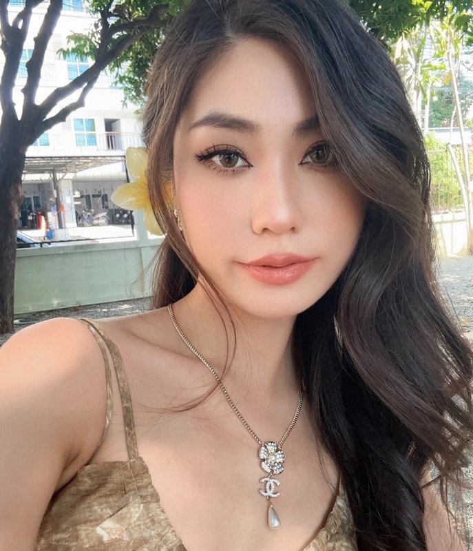 샤넬 스타일 더블 C 핑크 크리스탈 플라워 목걸이 001-235714