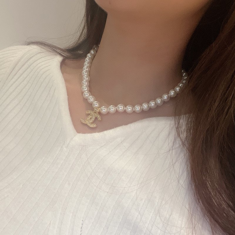 샤넬 카멜리아 더블 C 로고 목걸이 001-235721