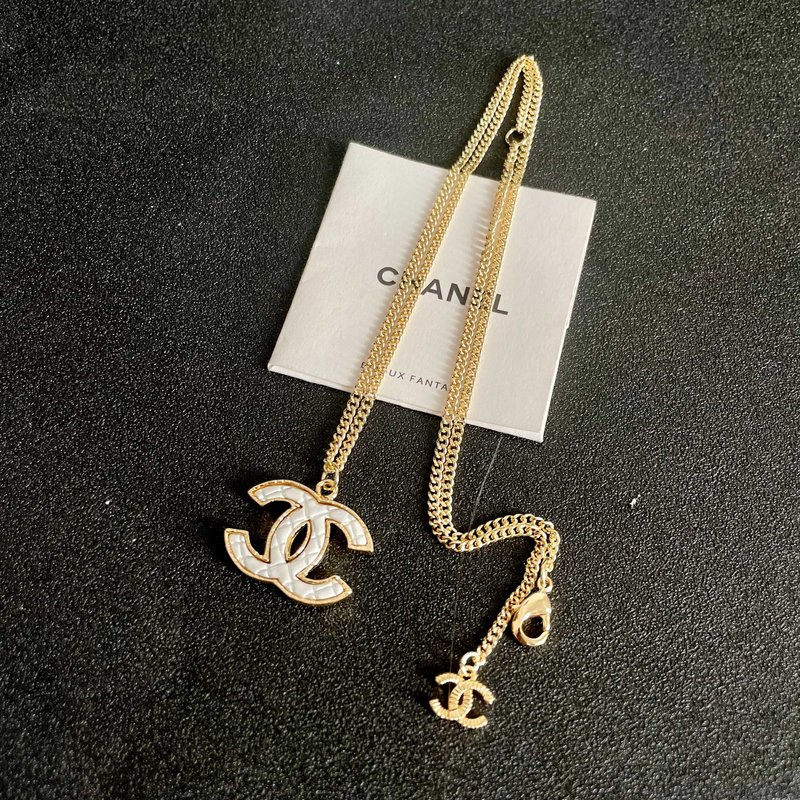 샤넬 빈티지 더블 C 로고 목걸이 001-235731