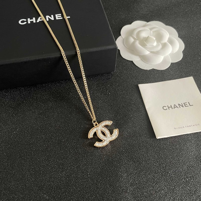 샤넬 빈티지 더블 C 로고 목걸이 001-235731
