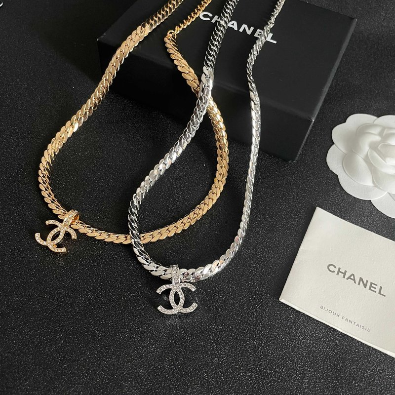 샤넬 빈티지 더블 C 로고 목걸이 001-235732