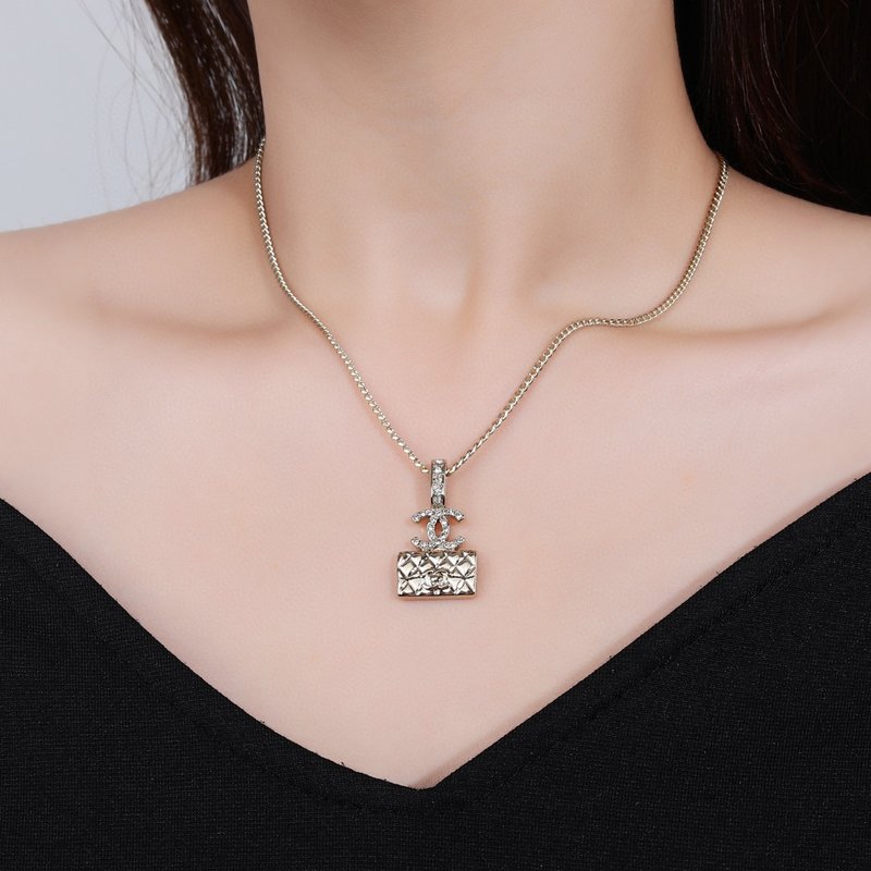 샤넬 스타일 더블 C 로고 황동 목걸이 001-235733