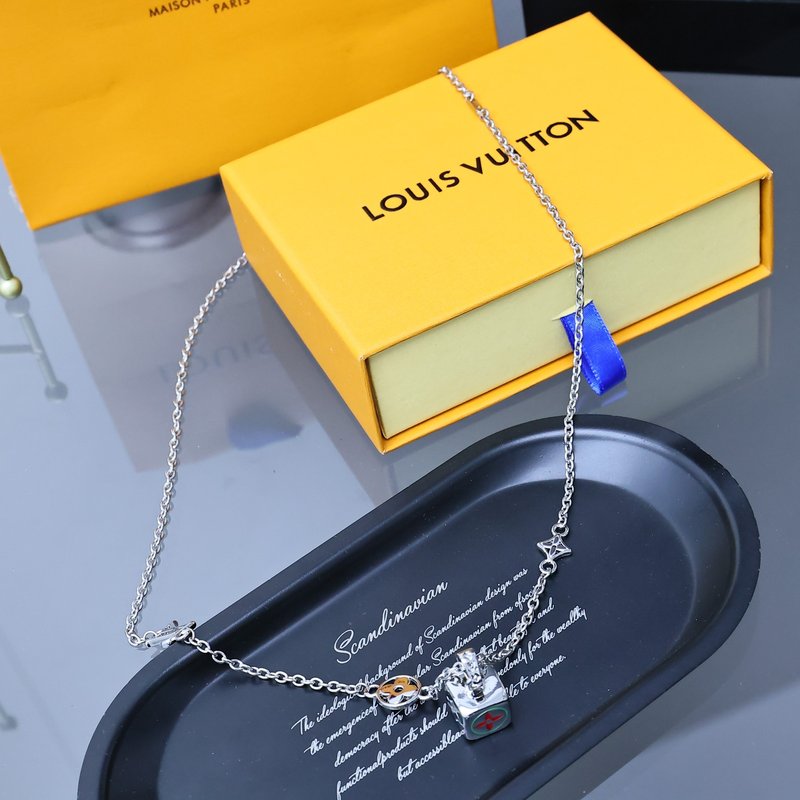 루이비통 다이스 펜던트 목걸이 001-235815