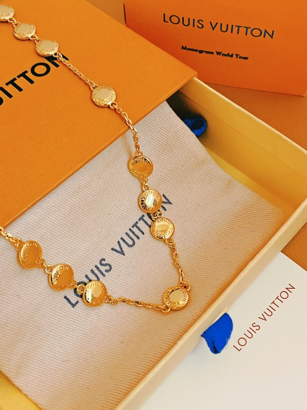 루이 스터즈 롱 목걸이 메탈 체인 장식 001-235841