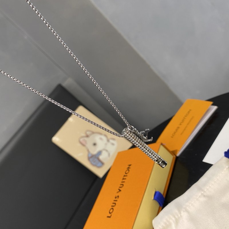 루이 클래식 풀 다이아몬드 휘슬 목걸이 001-235917