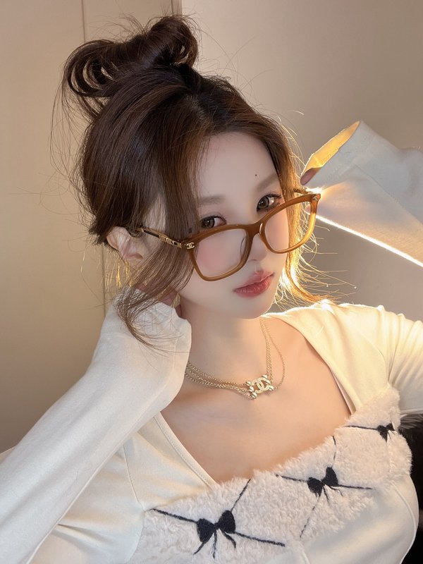 샤넬 레터링 템플 세련된 안경 001-236436