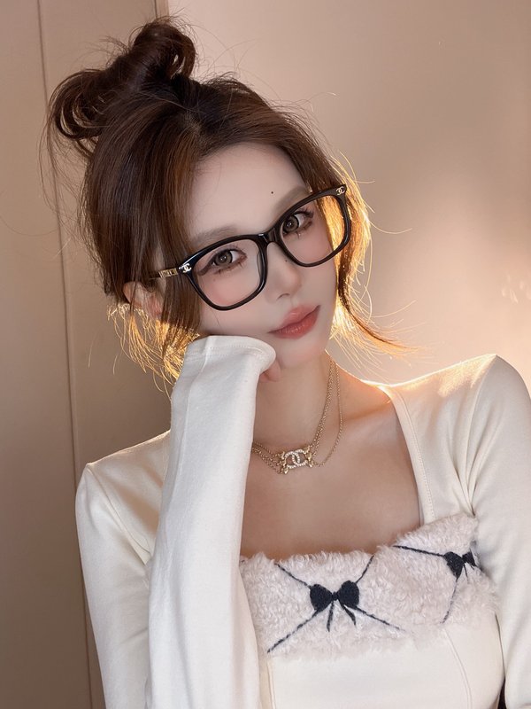 샤넬 로고 레그 안경 001-236438