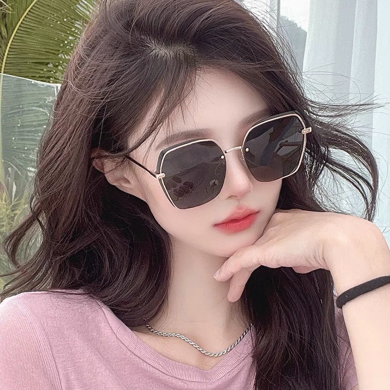 샤넬 뉴 프레임리스 다이아몬드 컷 나일론 편광 선글라스 001-236483