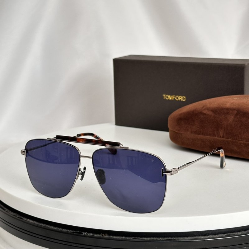 TOM FORD 메탈 템플 로고 데코 선글라스 001-236519
