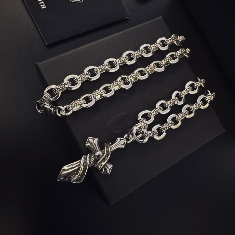 크롬하츠 빈티지 크로스 목걸이 001-243210