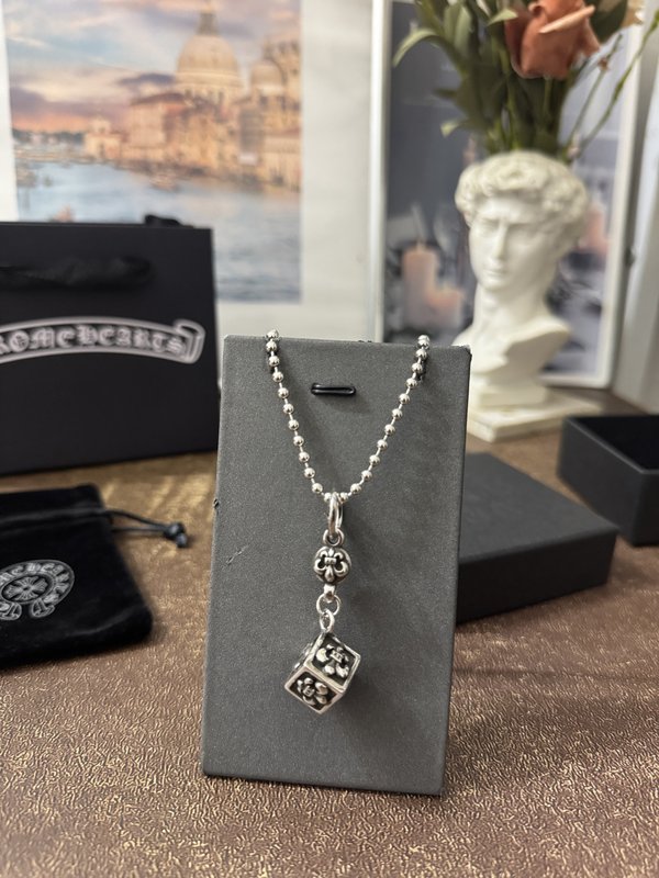 크롬하츠 십자가 펜던트 목걸이 001-243486