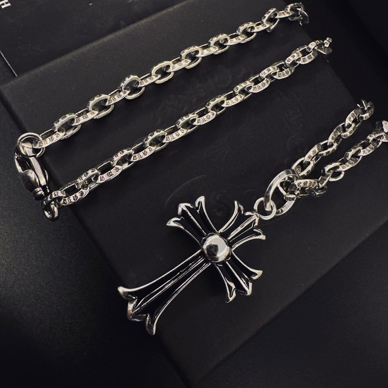 크롬하츠 십자가 펜던트 목걸이 001-243493