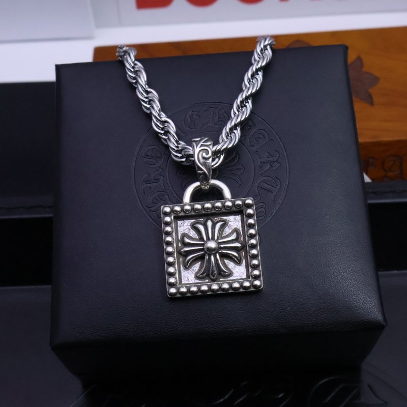 크롬하츠 빈티지 크로스 목걸이 001-243517