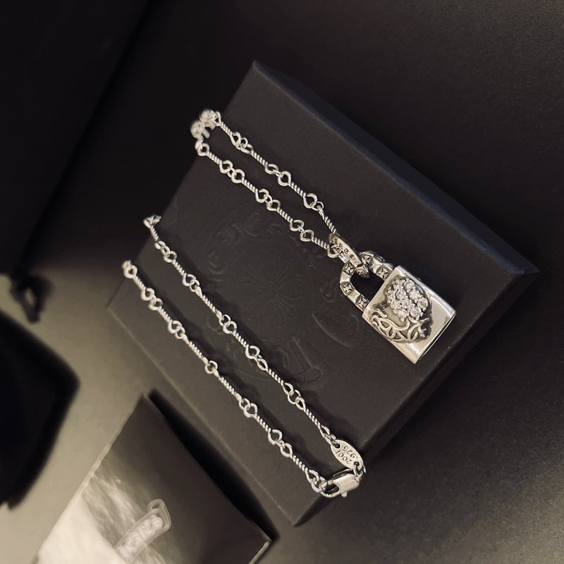 크롬하츠 빈티지 십자가 목걸이 001-243531