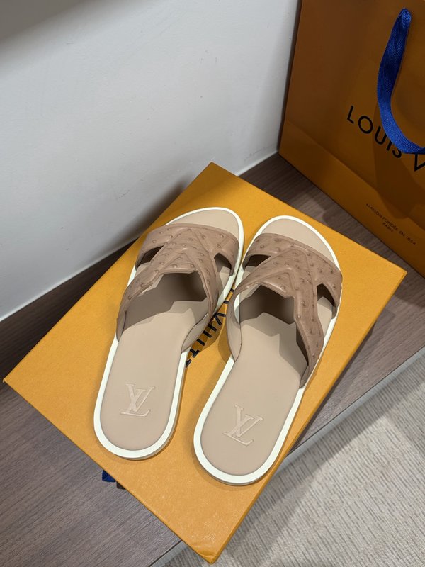 LV 남성 오스트리치 엠보슬리퍼 001-243720