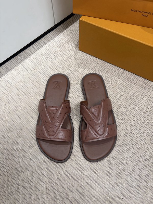 LV 남성 오스트리치 엠보슬리퍼 001-243724