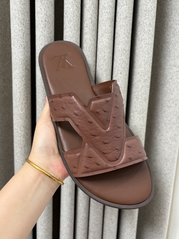 LV 남성 오스트리치 엠보슬리퍼 001-243724
