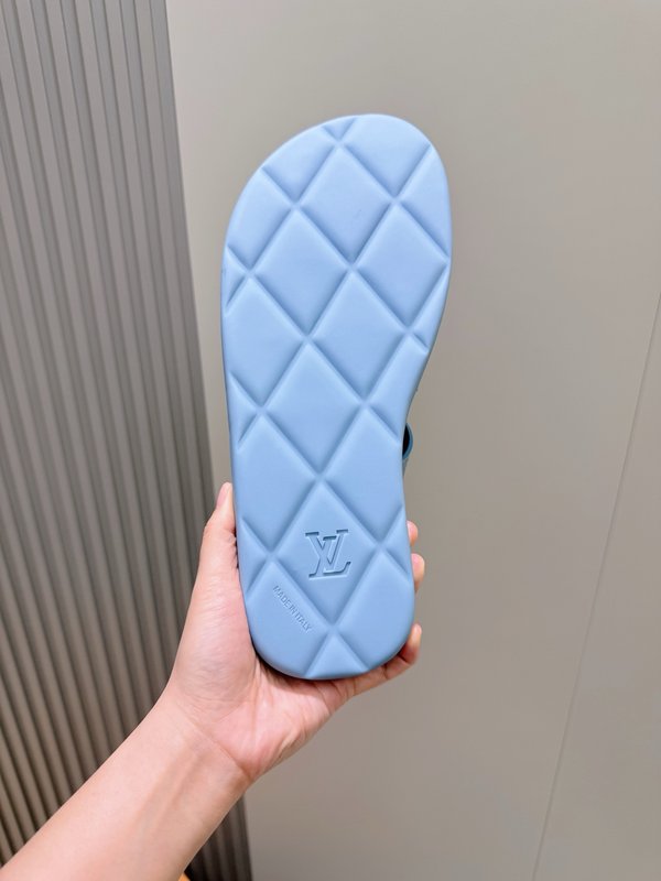 LV 남성 가죽 샌들 최고 품질 001-243747