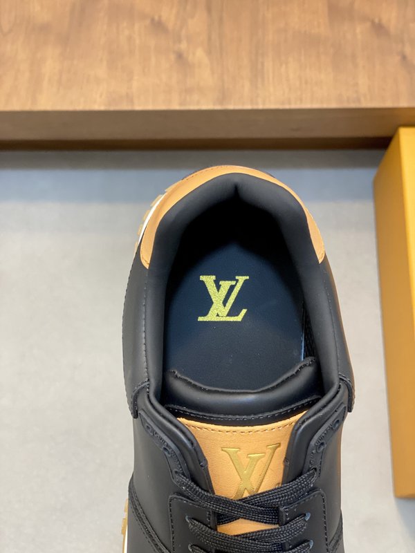 LV 남성 런어웨이 스니커즈 가죽 운동화 001-243795