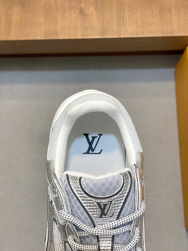 LV 루이비통  커플 클래식 런닝화 001-243797